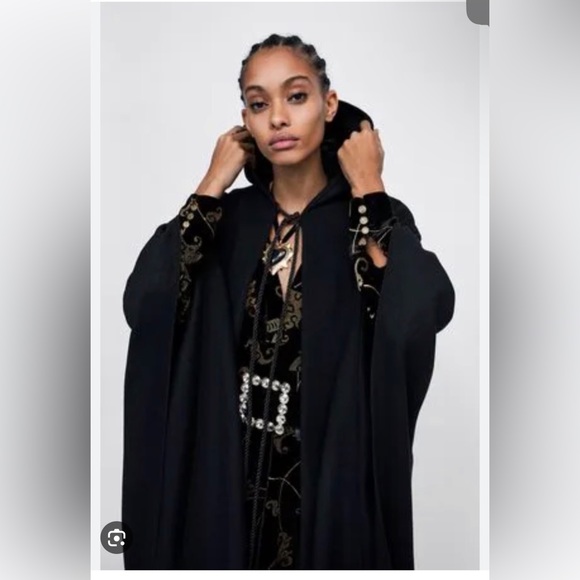 Zara Thick flared sleeve Long HOODED CAPE limited edition Tassel poncho - Picture 2 of 16